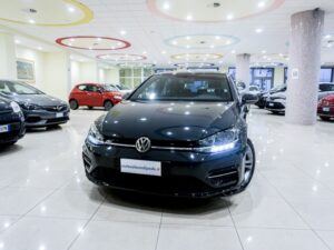 VOLKSWAGEN GOLF R-LINE 2.0 TDI DSG Sport